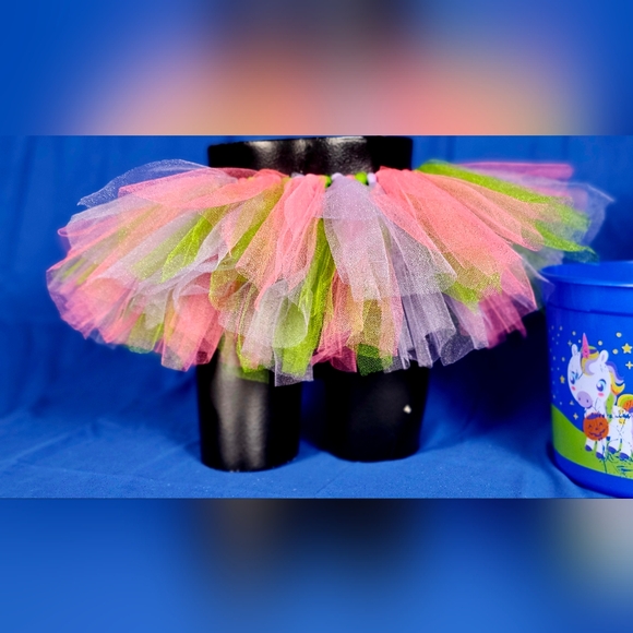 Custom Halloween Bucket w/Wearable TuTu, Sz. Small (4 - 7 child) - Picture 6 of 8